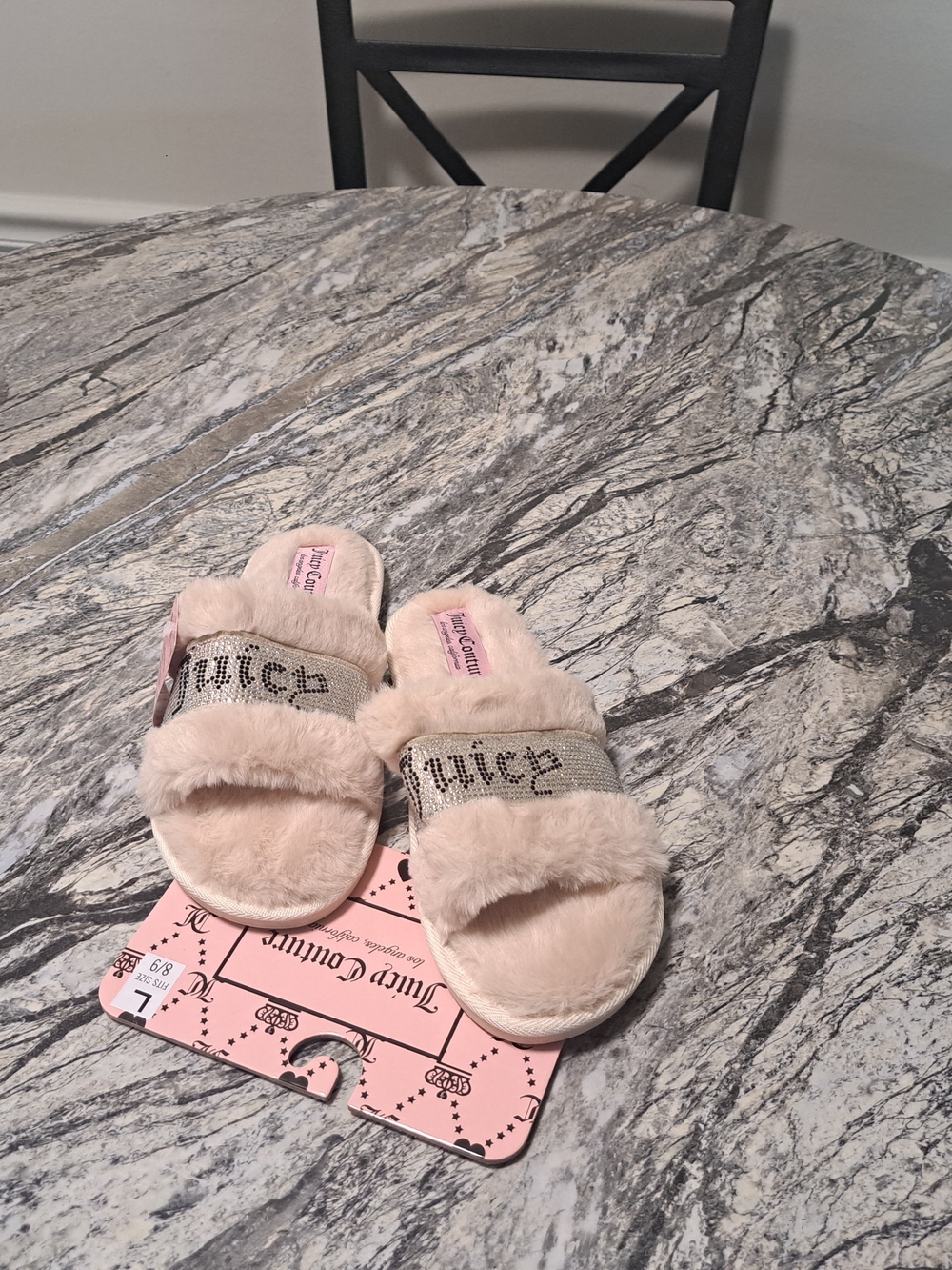 Juicy Couture
Gravity 2 Pink
Embellished Slippers
.
. . . . . ....
.
Slippers is - Picture 9 of 14
